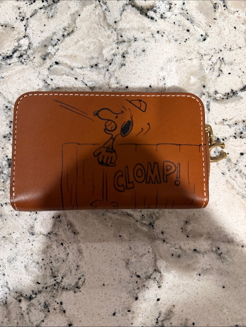 Coach “peanuts” zip around card wallet - Picture 3 of 7